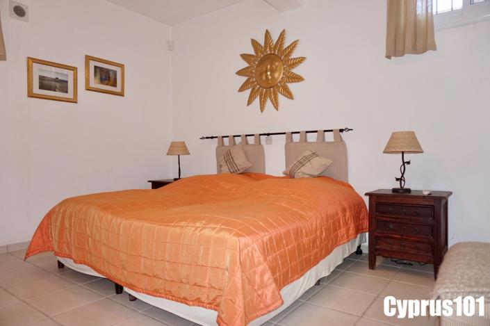 Image No.40-3 Bed Villa / Detached for sale