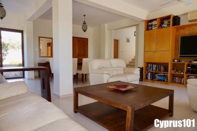 12-Tala-Paphos-Villa-3-Bedroom-Property-1200