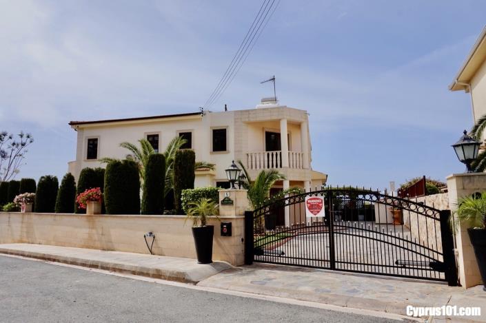 Image No.1-4 Bed Villa / Detached for sale