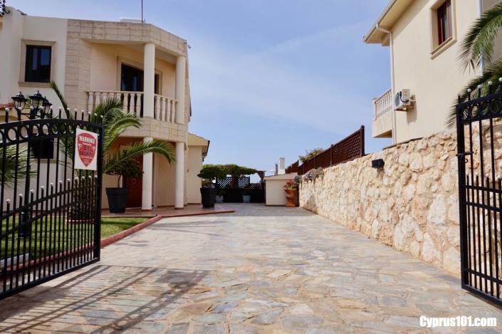 Image No.2-4 Bed Villa / Detached for sale