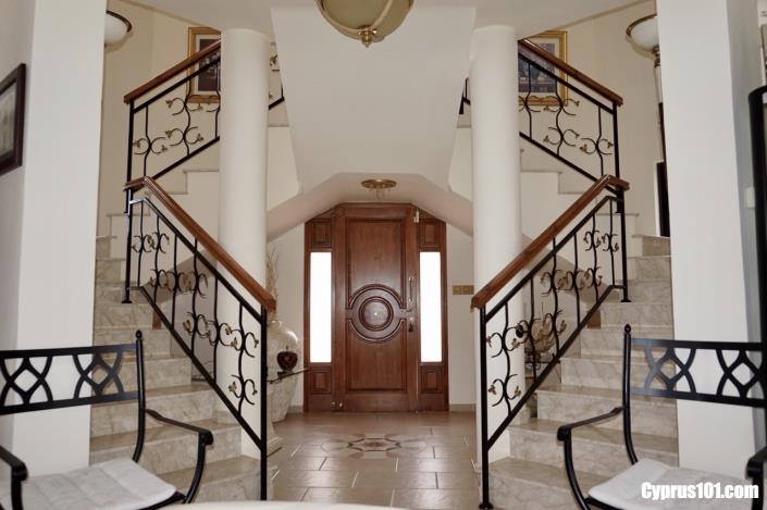 Image No.12-4 Bed Villa / Detached for sale