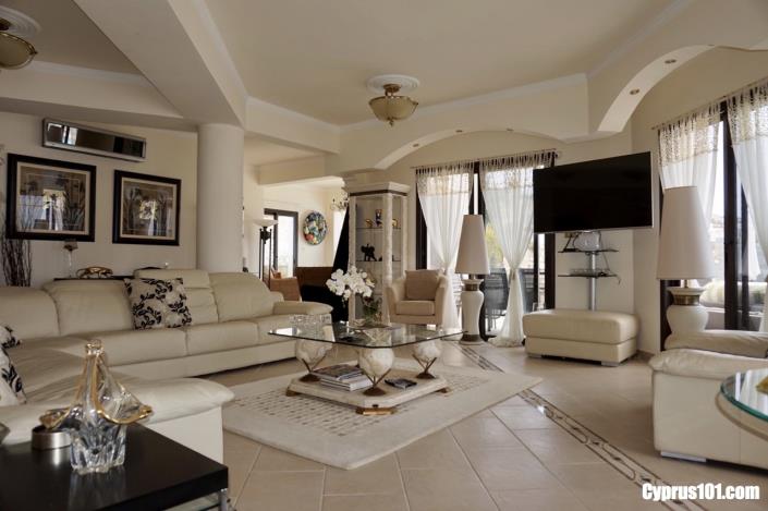 Image No.13-4 Bed Villa / Detached for sale