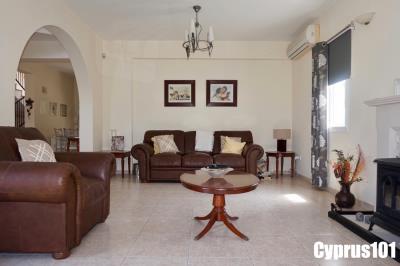 11-Tala-Village-Impressive-residence-Property-1242