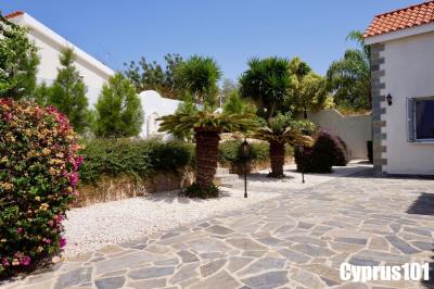 10-Peyia-bungalow-on-a-large-plot-with-panoramic-views-Property-1246