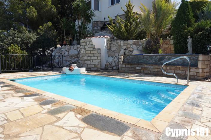 Image No.5-Villa / Détaché de 5 chambres à vendre à Kamares