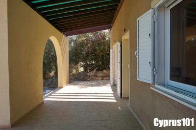 5-Stroumbi-villa-in--tranquil-setting-Property-1257