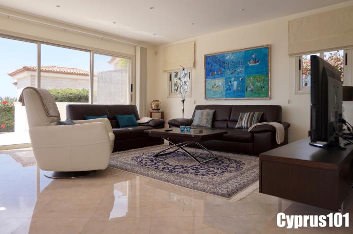 Image No.18-3 Bed Villa / Detached for sale