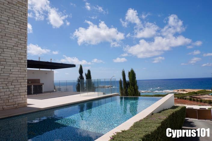 Image No.1-5 Bed Villa / Detached for sale