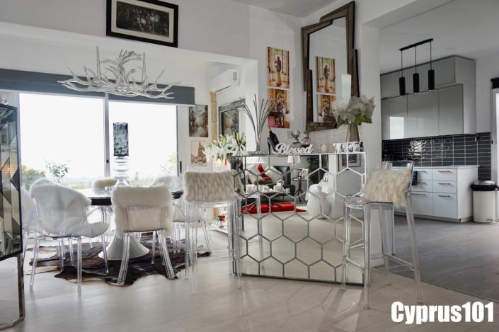 Image No.22-4 Bed Villa / Detached for sale