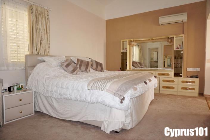 Image No.27-5 Bed Villa / Detached for sale