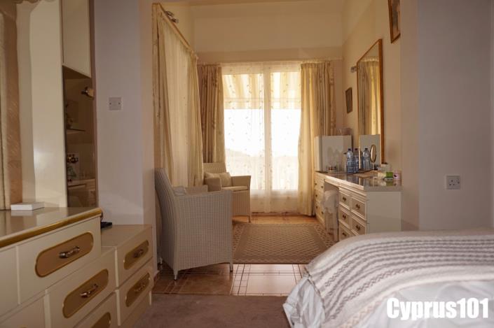 Image No.28-5 Bed Villa / Detached for sale