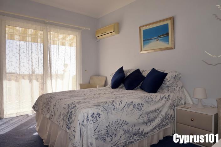 Image No.29-5 Bed Villa / Detached for sale