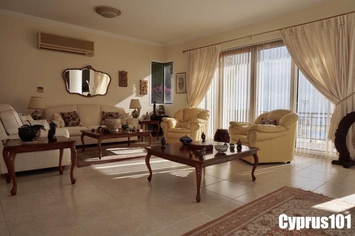 Image No.17-4 Bed Villa / Detached for sale