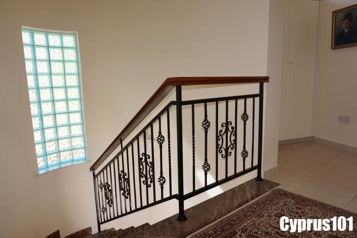 Image No.29-4 Bed Villa / Detached for sale