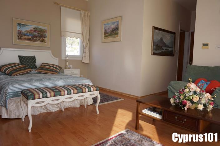 Image No.37-4 Bed Villa / Detached for sale