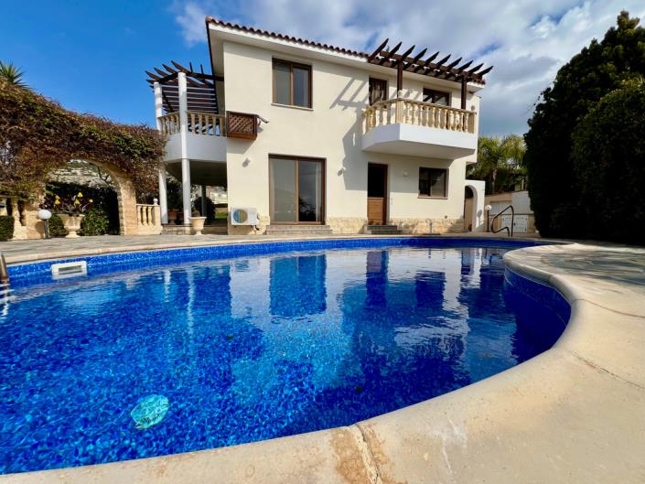 Image No.1-3 Bed Villa / Detached for sale