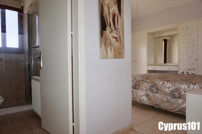 Image No.21-3 Bed Villa / Detached for sale