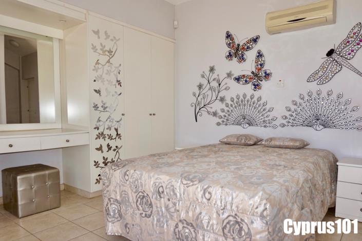 Image No.23-3 Bed Villa / Detached for sale