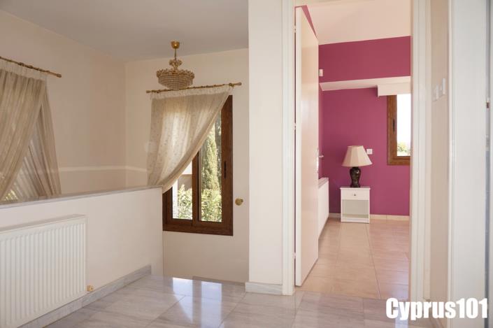 Image No.29-3 Bed Villa / Detached for sale