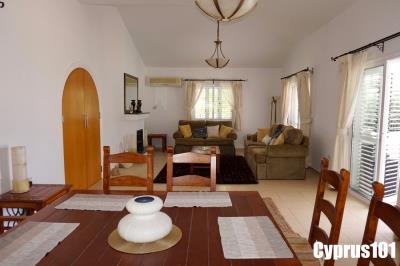 13-Emba-Paphos-3-bedroom-bungalow-Property-1318