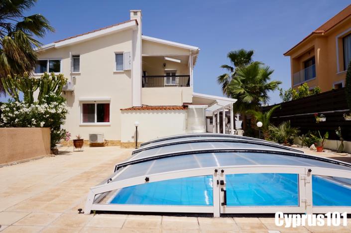 Image No.2-3 Bed Villa / Detached for sale