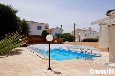 4-chloraka-Paphos-villa-metres-of-the-mediterranean-sea-Property-1320