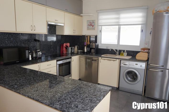 Image No.23-3 Bed Villa / Detached for sale