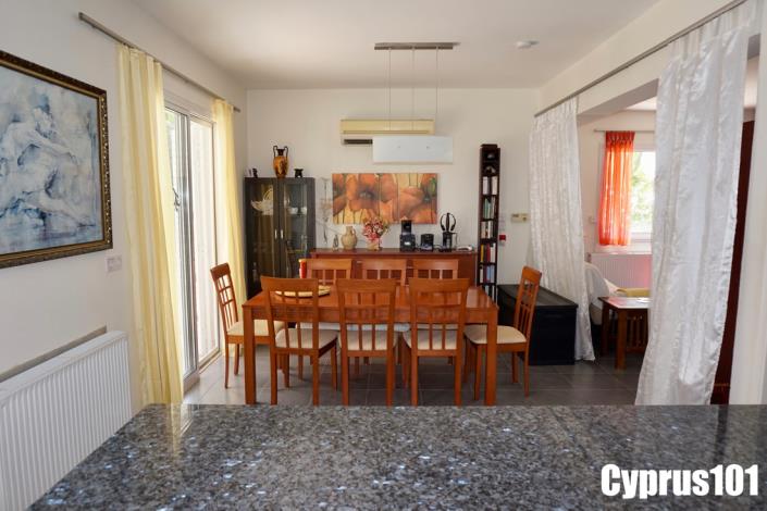 Image No.24-3 Bed Villa / Detached for sale