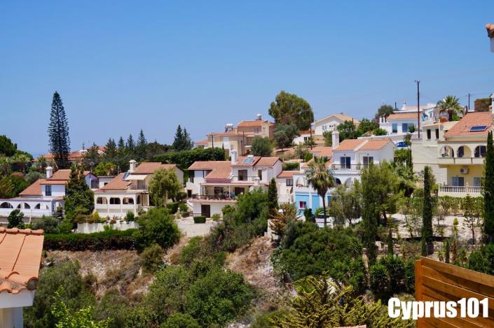 Image No.1-3 Bed Villa / Detached for sale
