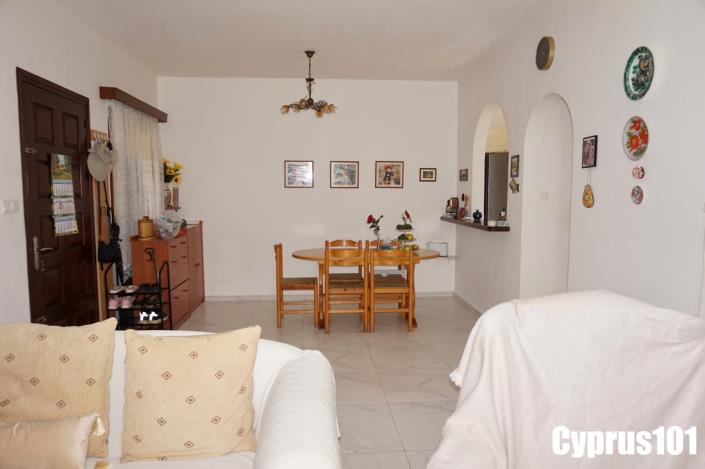 Image No.15-2 Bed Semi-Detached for sale