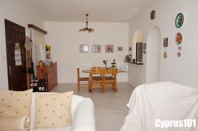 15-Kato-Paphos-semi-detached-villa-Property-1352