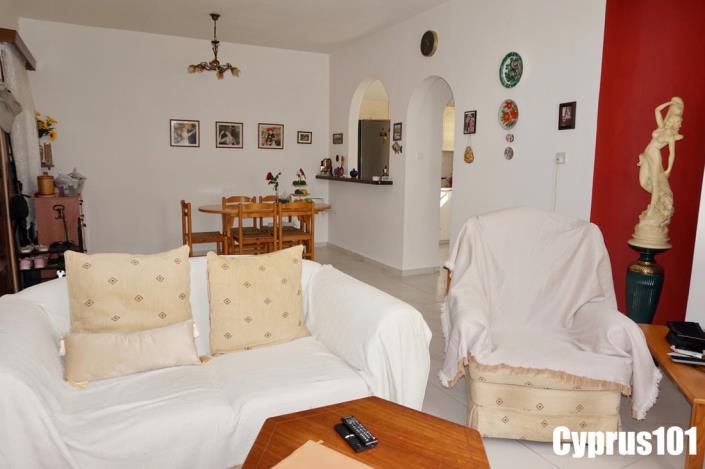 Image No.17-2 Bed Semi-Detached for sale