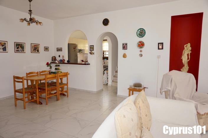 Image No.18-2 Bed Semi-Detached for sale