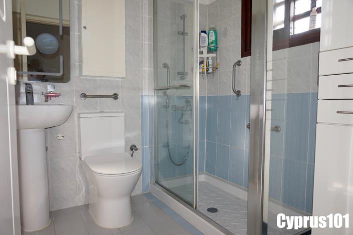 Image No.24-2 Bed Semi-Detached for sale