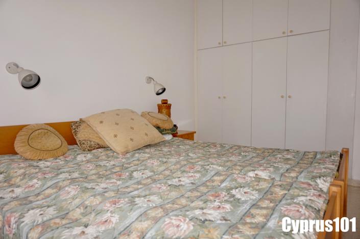 Image No.25-2 Bed Semi-Detached for sale