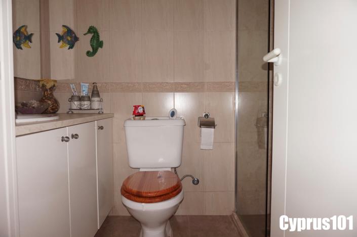 Image No.17-2 Bed Townhouse for sale