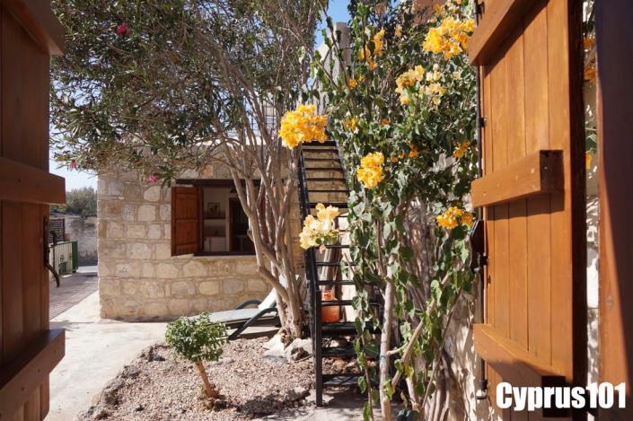 Image No.6-1 Bed Village House for sale