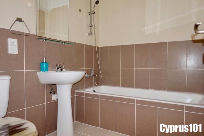 Image No.20-2 Bed Apartment for sale