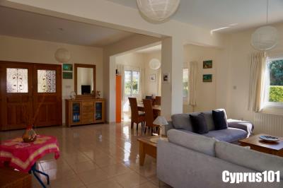 6-Peyia-3-bed-villa-sea-mountain-views-mls-1358