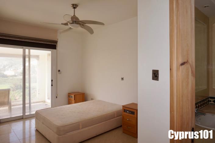 Image No.25-3 Bed Villa / Detached for sale