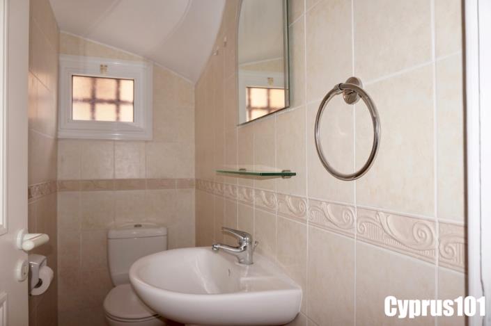 Image No.12-2 Bed Semi-Detached for sale