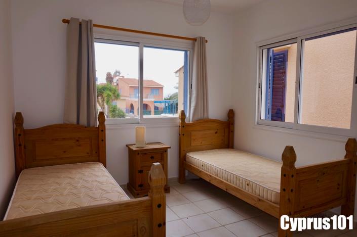 Image No.15-2 Bed Semi-Detached for sale