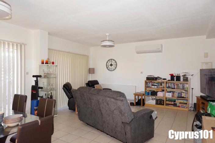 Image No.11-3 Bed Semi-Detached for sale