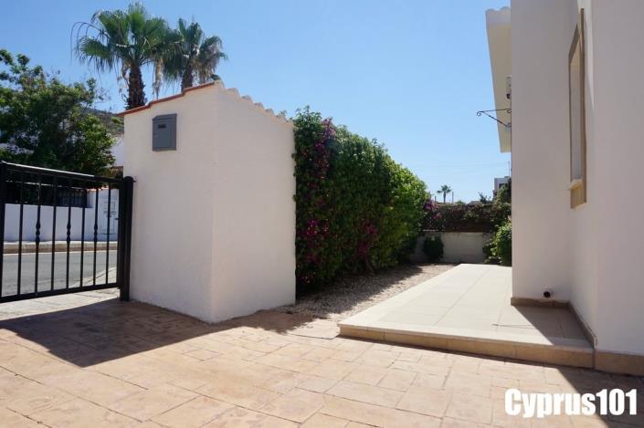 Image No.8-3 Bed Villa / Detached for sale