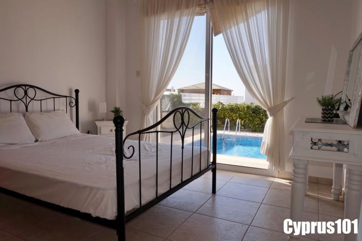 Image No.33-3 Bed Villa / Detached for sale