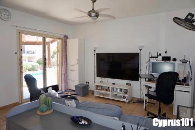 8-Paphos-3-bed-semi-detached-townhouse-Property-1372