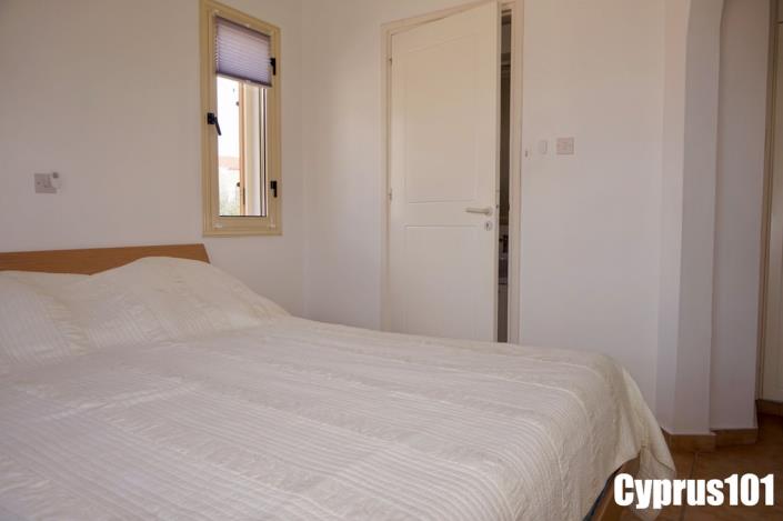 Image No.16-3 Bed Semi-Detached for sale