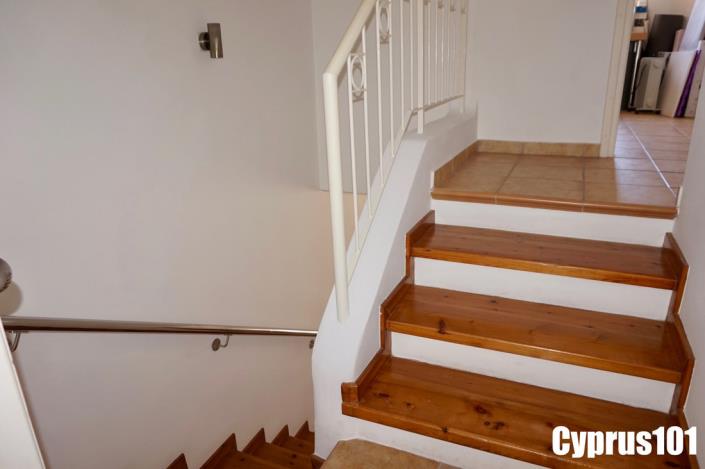 Image No.21-3 Bed Semi-Detached for sale