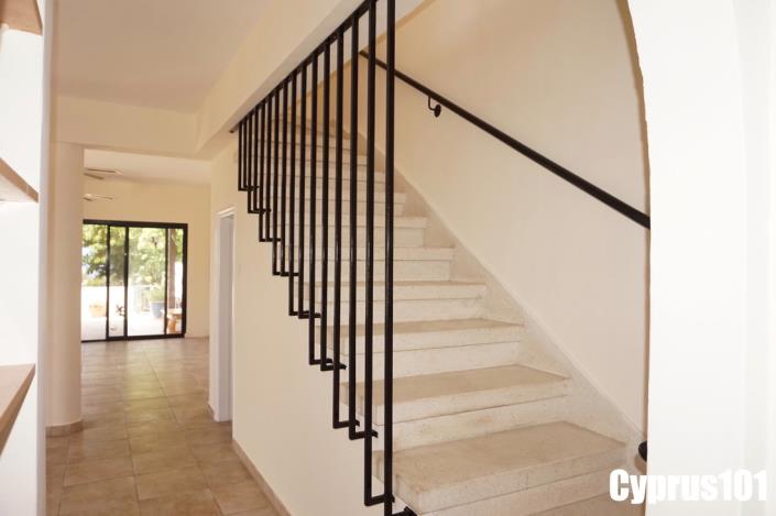 Image No.19-3 Bed Semi-Detached for sale