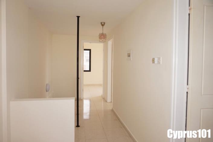Image No.24-3 Bed Semi-Detached for sale